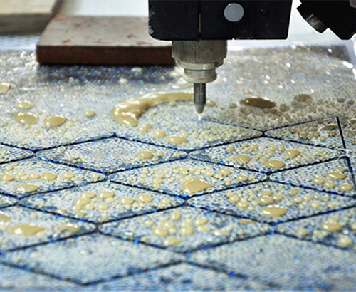 Application of water jet cutting in field of composite material